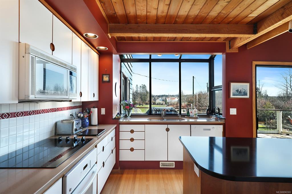 4735 Condensory Road, Courtenay, BC, V9J 1R6 - 10