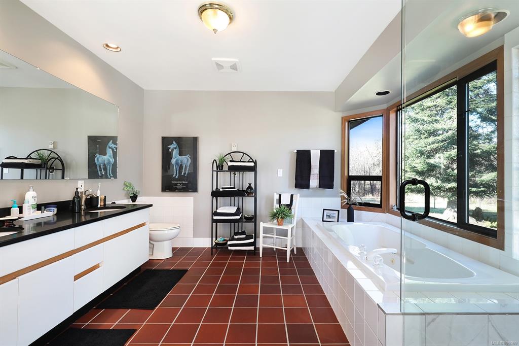 4735 Condensory Road, Courtenay, BC, V9J 1R6 - 12