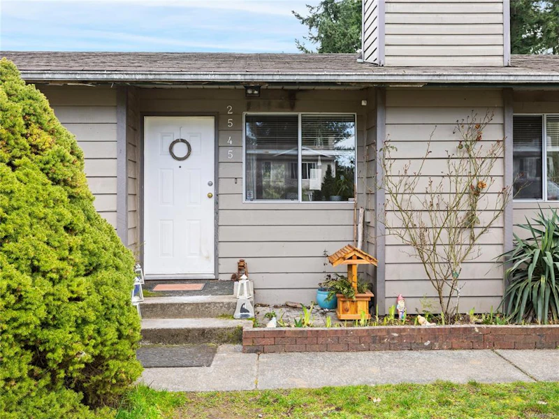 2545 Theresa Terrace, Nanaimo BC V9T 4Y9