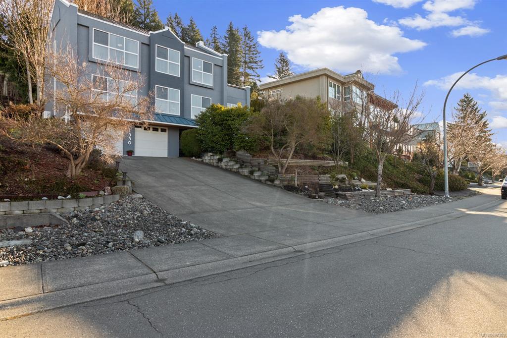 1330 Farquharson Drive, Courtenay, BC, V9N 9A4