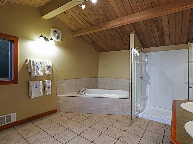 900 April Point Road, Quadra Island, BC, V0P 1N0 - 50
