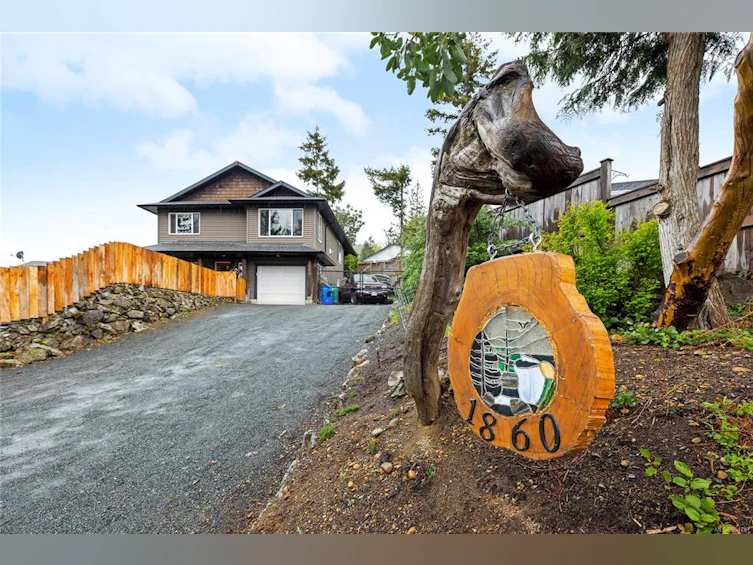 1860 Martini Way, Qualicum Beach, BC, V9K 2S3