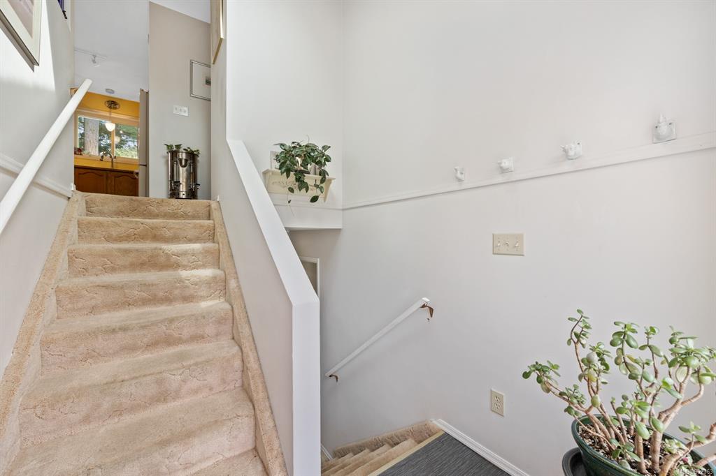 290 Quadra Place, Comox, BC, V9M 3B7 - 4