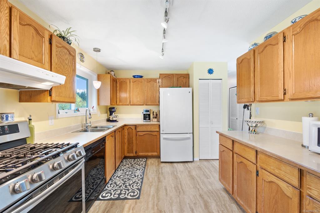 290 Quadra Place, Comox, BC, V9M 3B7 - 9