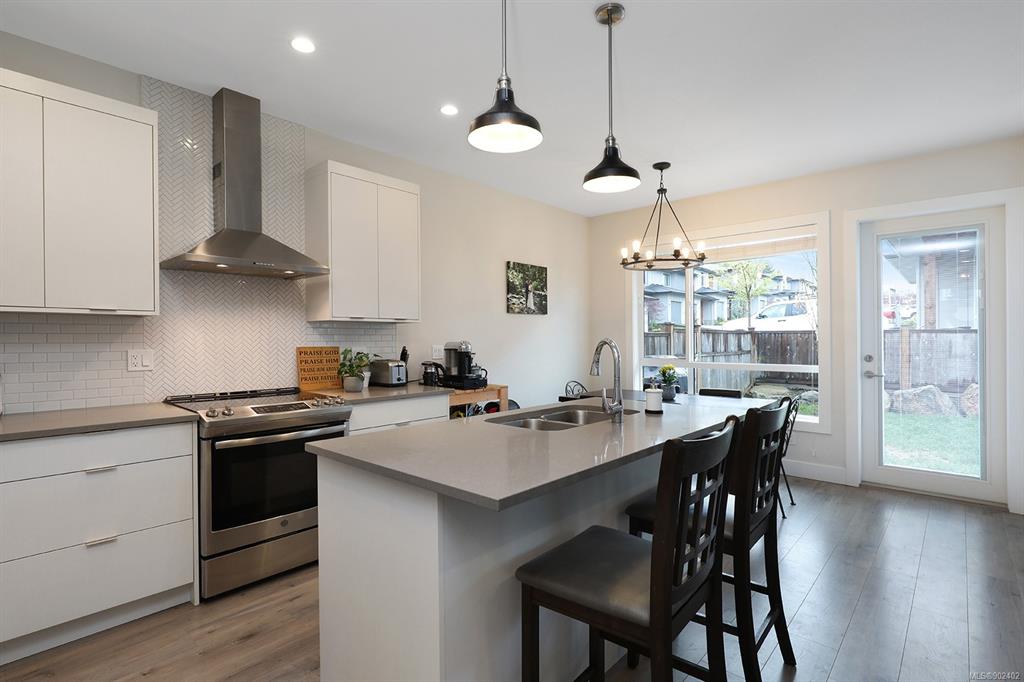 12-2607 Kendal Avenue, Cumberland, BC, V0R 1S0 - 10