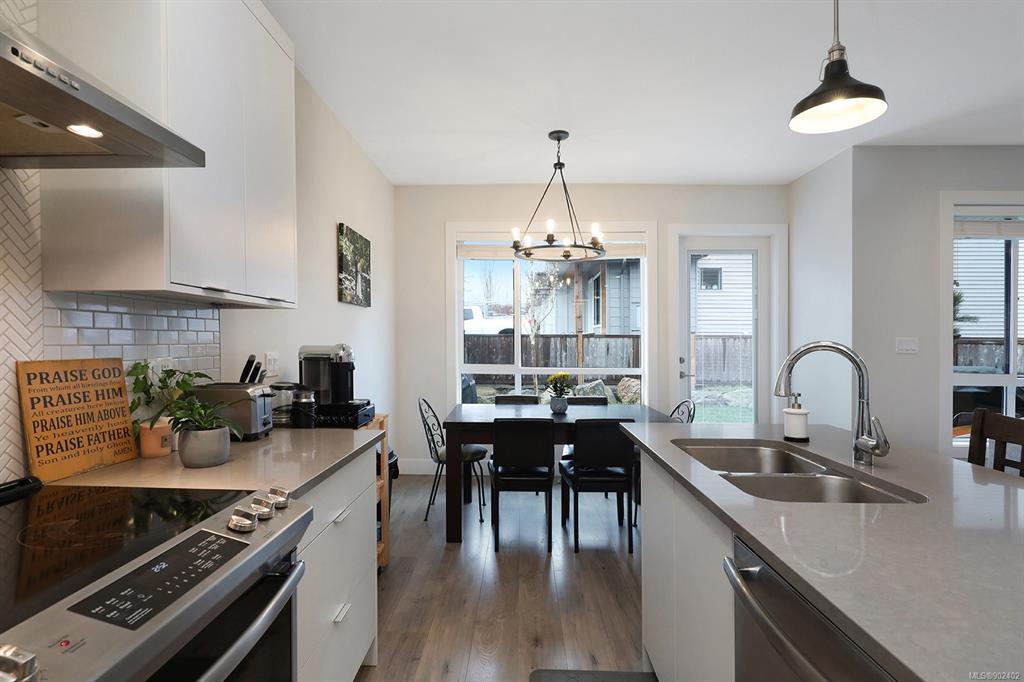 12-2607 Kendal Avenue, Cumberland, BC, V0R 1S0 - 11