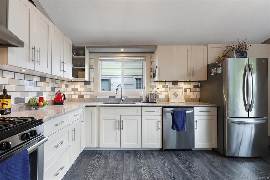 162 Willemar Avenue, Courtenay, BC, V9N 3L4 - 17