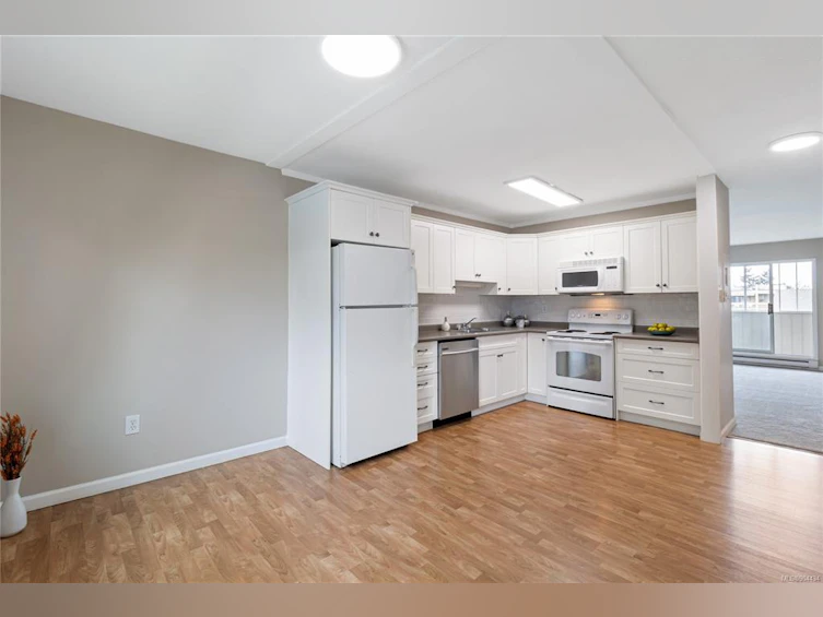 8-132 Moilliet Street, Parksville, BC, V9P 1K6