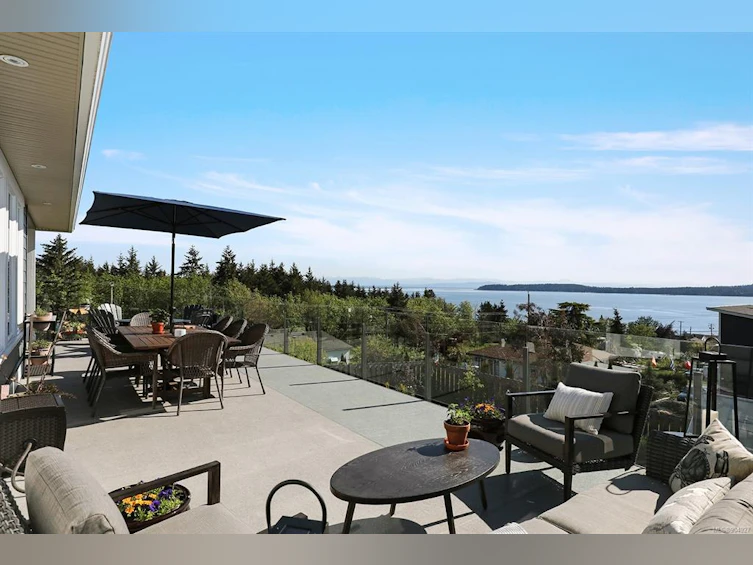 5598 6th Street, Fanny Bay, BC, V0R 3B0