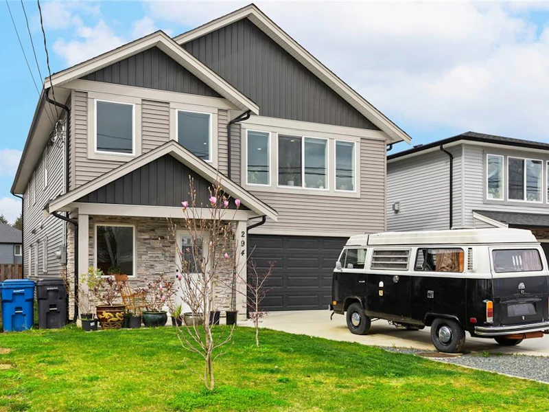 294 Ninth Street, Nanaimo BC