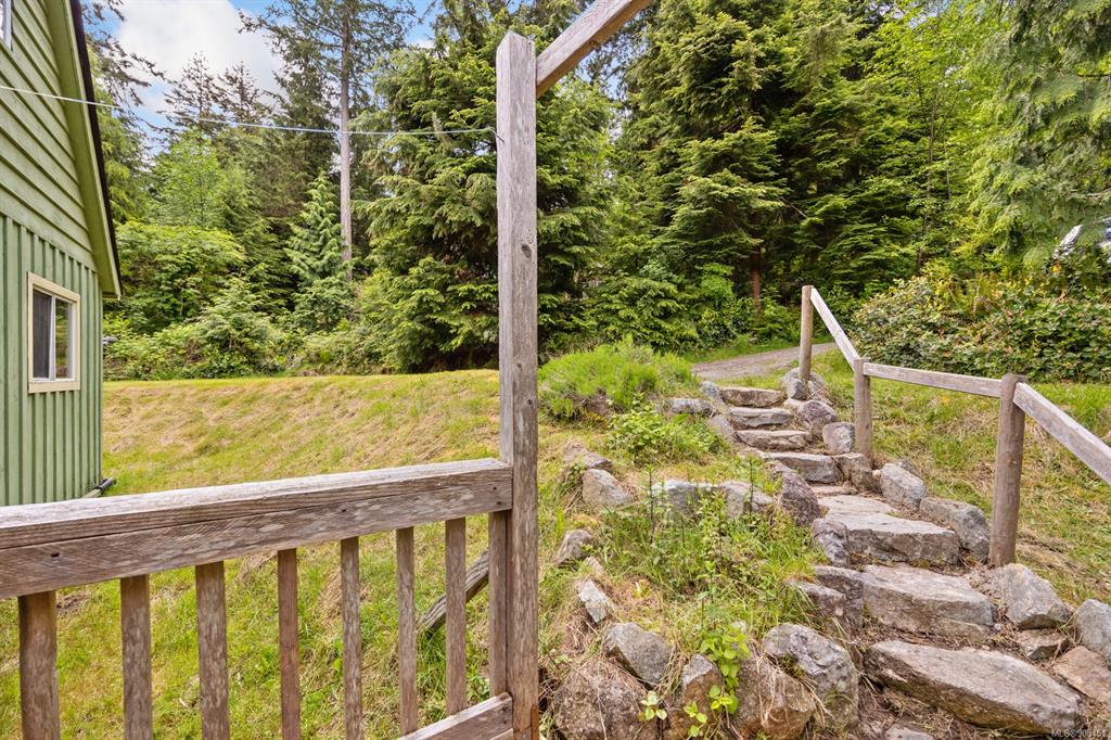 818 Austin Drive, Cortes Island, BC, V0P 1K0 - 10