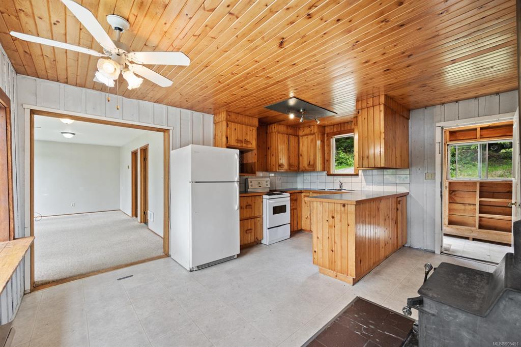 818 Austin Drive, Cortes Island, BC, V0P 1K0 - 16