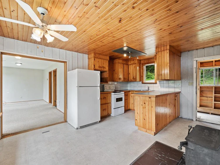 818 Austin Drive, Cortes Island, BC, V0P 1K0 - 16