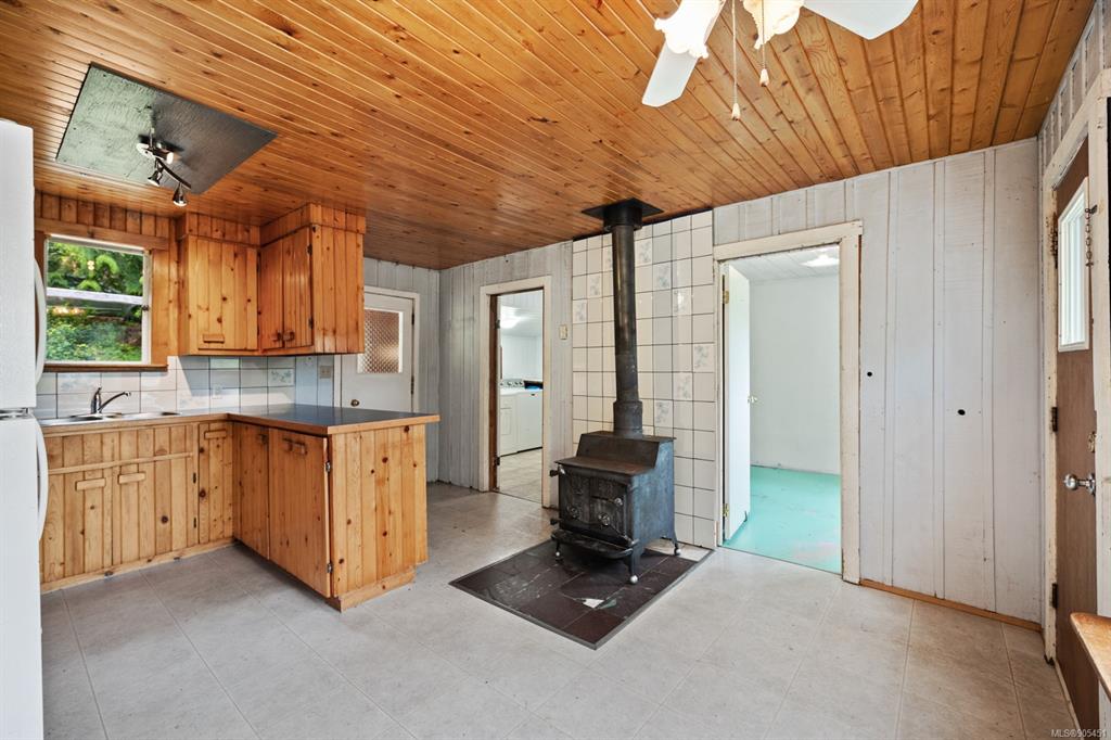 818 Austin Drive, Cortes Island, BC, V0P 1K0 - 17