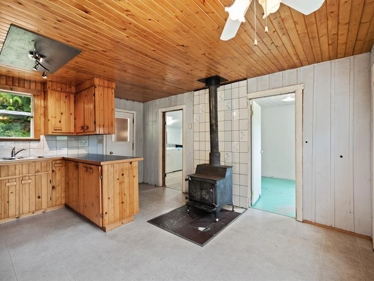 818 Austin Drive, Cortes Island, BC, V0P 1K0 - 17