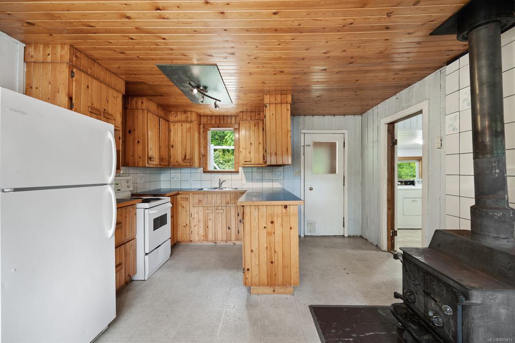 818 Austin Drive, Cortes Island, BC, V0P 1K0 - 18