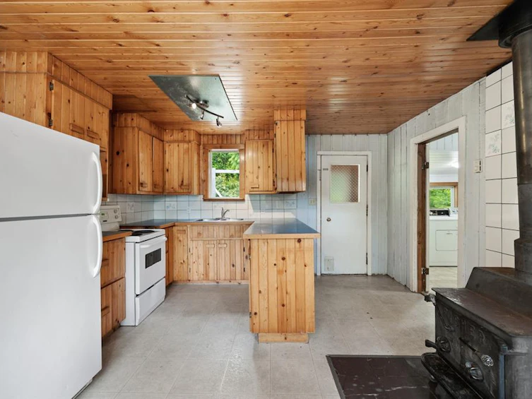 818 Austin Drive, Cortes Island, BC, V0P 1K0 - 18