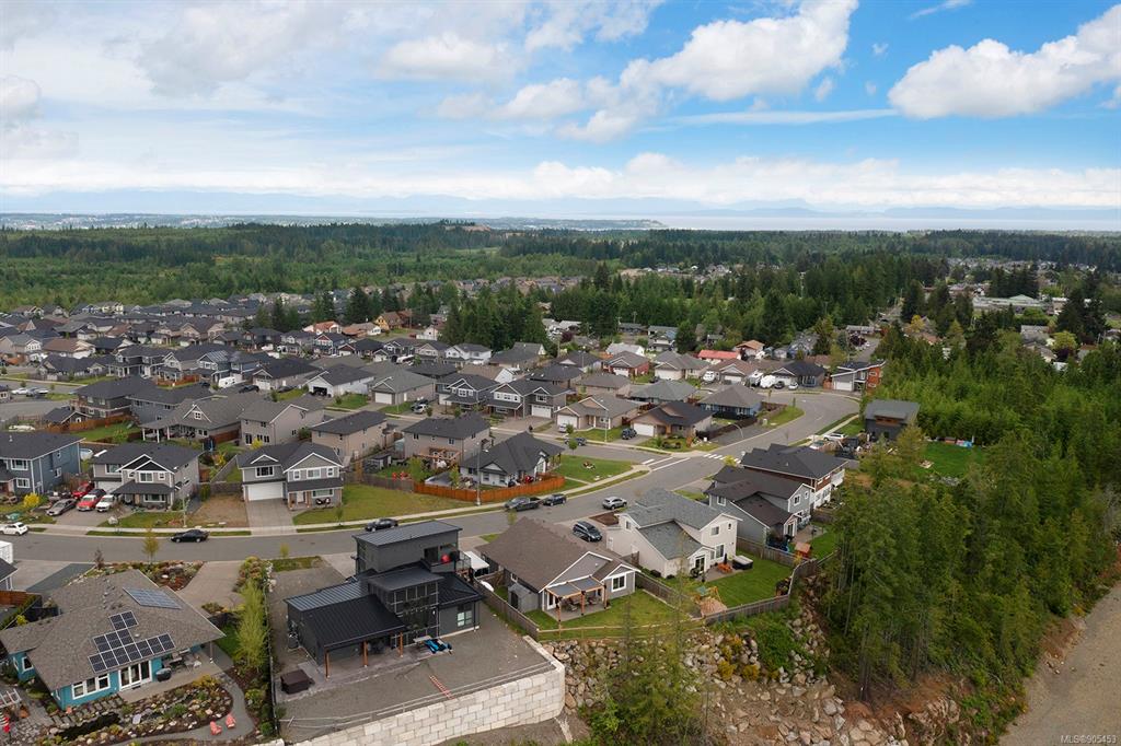 2511 Kentmere Avenue, Cumberland, BC, V0R 1S0 - 29
