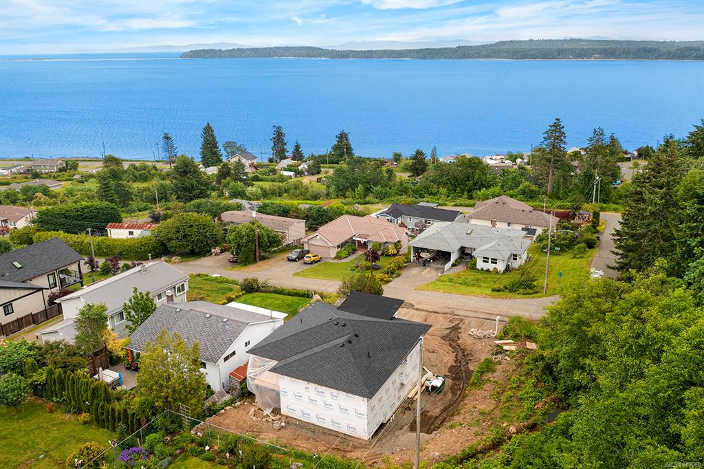 5633 3rd Street, Fanny Bay, BC, V0R 3B0