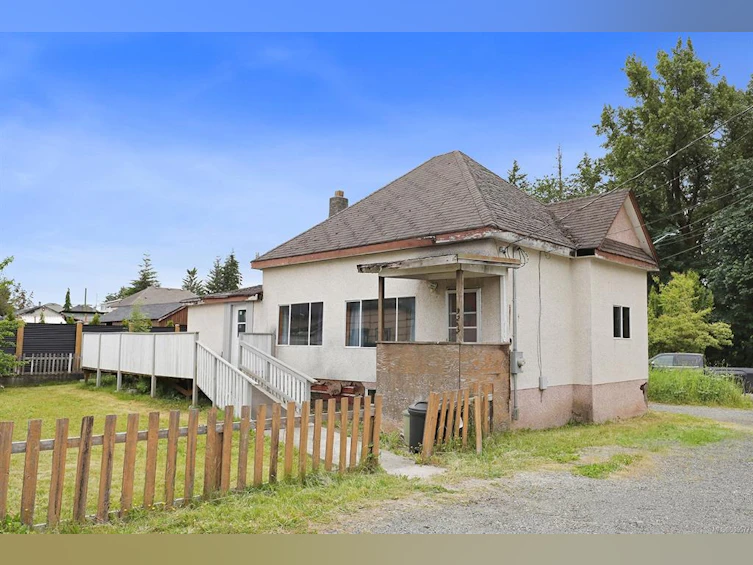 3232 Second Street, Cumberland, BC, V0R 1S0