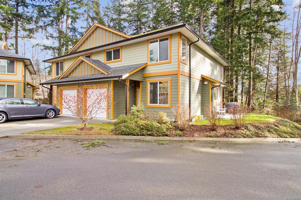 402-1577 Dingwall Road, Courtenay, BC, V9N 3S8