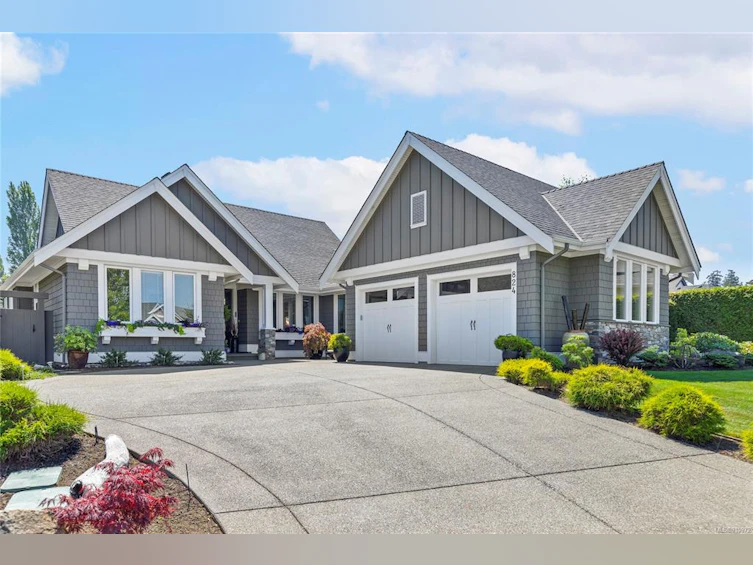 824 Bluffs Drive, Qualicum Beach, BC, V9K 0A2
