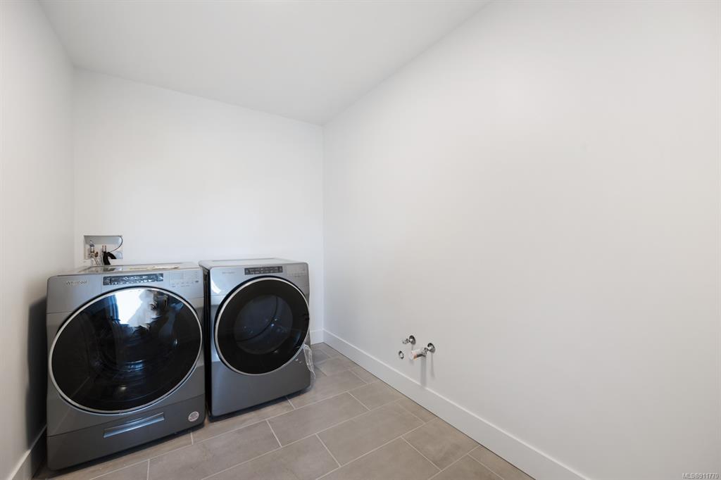 Lot A-2828 Maryport Avenue, Cumberland, BC, V0R 1S0 - 20