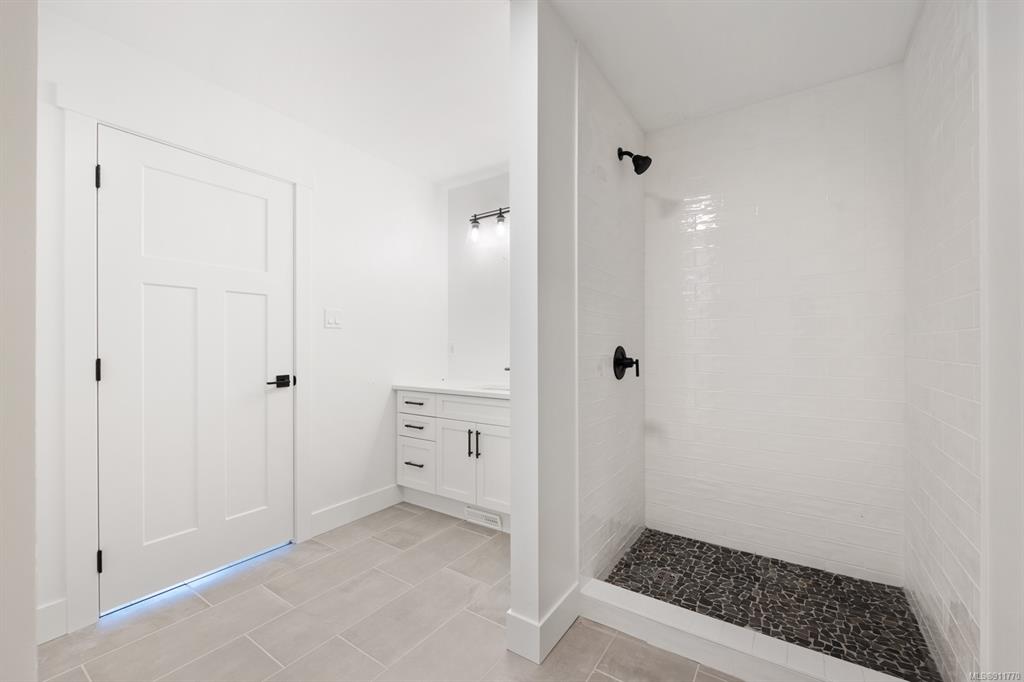 Lot A-2828 Maryport Avenue, Cumberland, BC, V0R 1S0 - 29