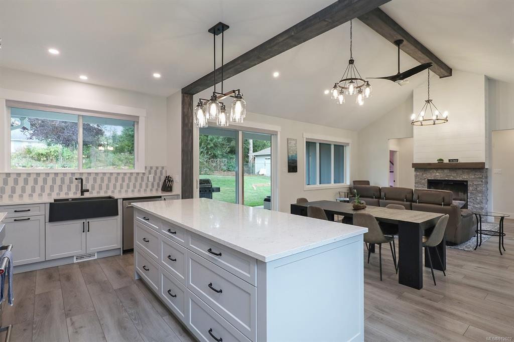 6547 Walker Frontage Road, Fanny Bay, BC, V0R 1W0 - 16