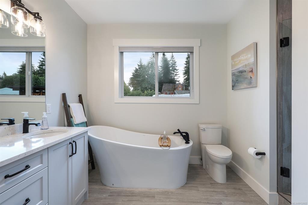 6547 Walker Frontage Road, Fanny Bay, BC, V0R 1W0 - 20