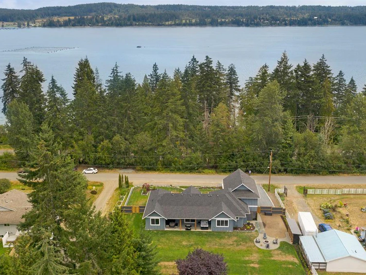 6547 Walker Frontage Road, Fanny Bay, BC, V0R 1W0 - 42