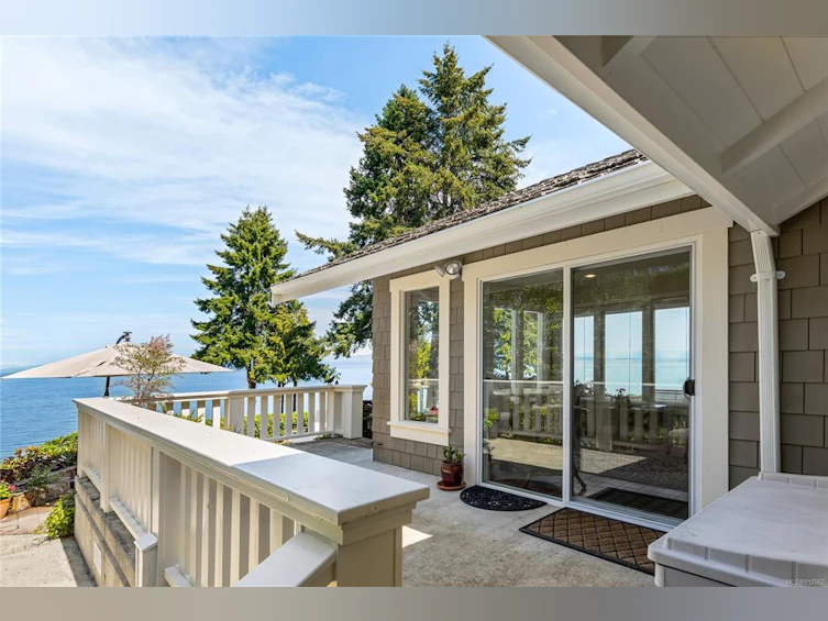 361 Poplar Avenue, Qualicum Beach, BC, V9K 1J7