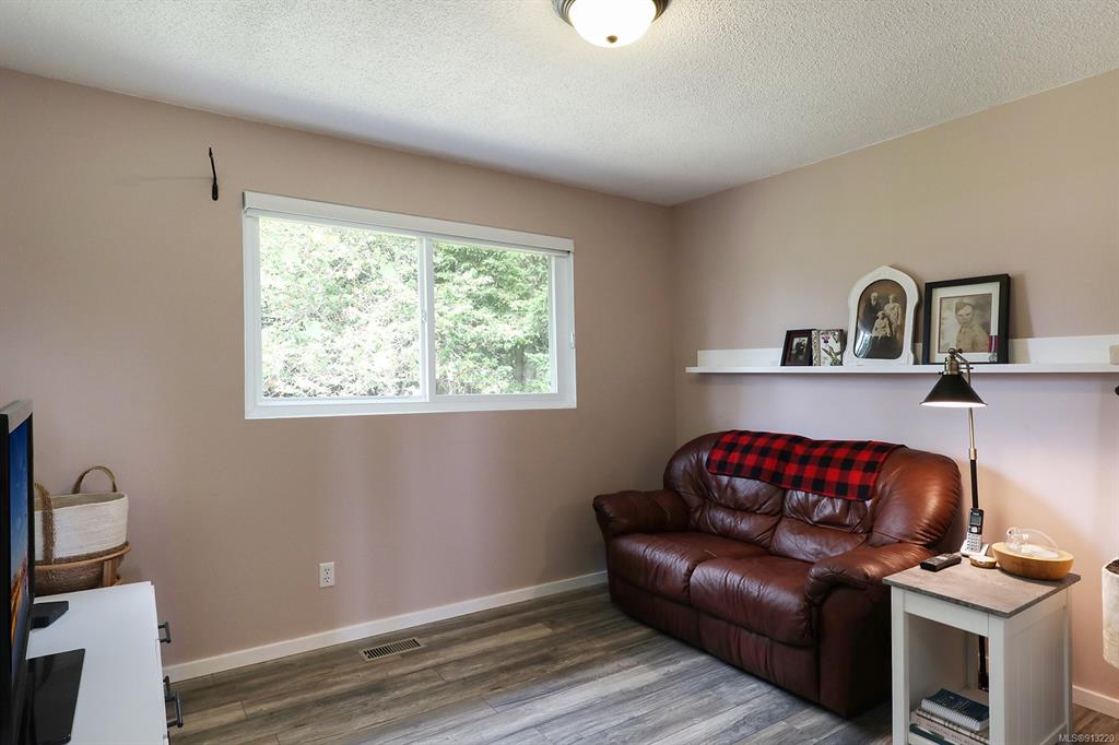 525 Nootka Street, Comox, BC, V9M 2L8 - 17