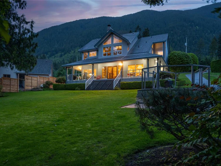 9808 Miracle Way, Youbou, BC, V0R 3E1 - 3