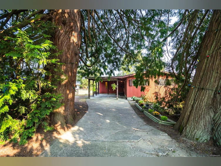 552 Weber Street, Nanaimo, BC, V9R 5R1