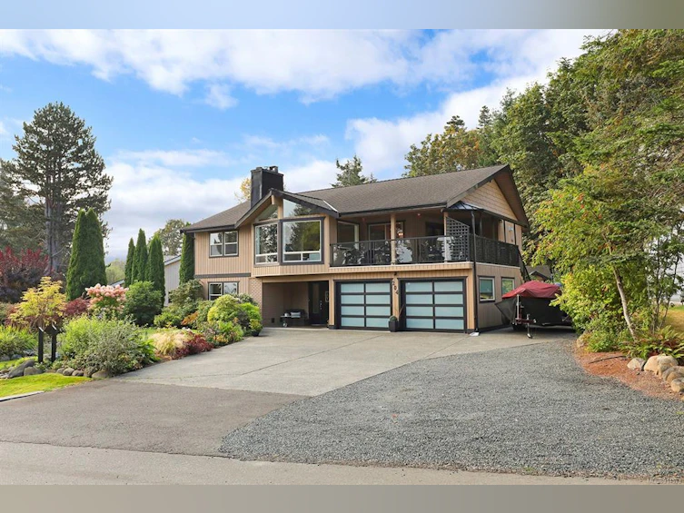 204 Spindrift Road, Courtenay, BC, V9N 9S8