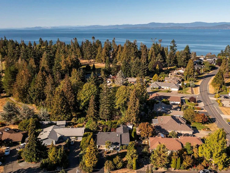 1055 Mallard Place, Qualicum Beach, BC, V9K 1E8 - 32