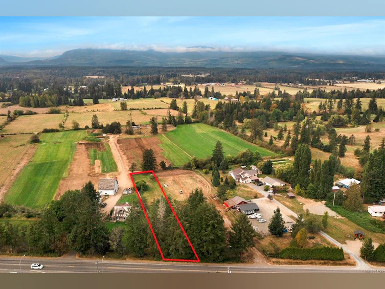LT3 Island Highway, Courtenay, BC, V9J 1S7