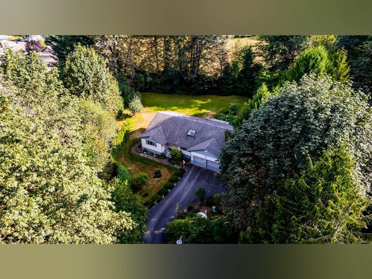 10258 Sutton Road, Honeymoon Bay, BC, V0R 1Y0