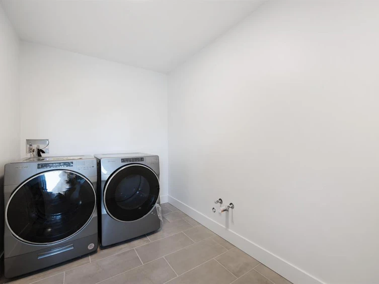 2828 Maryport Avenue, Cumberland, BC, V0R 1S0 - 22
