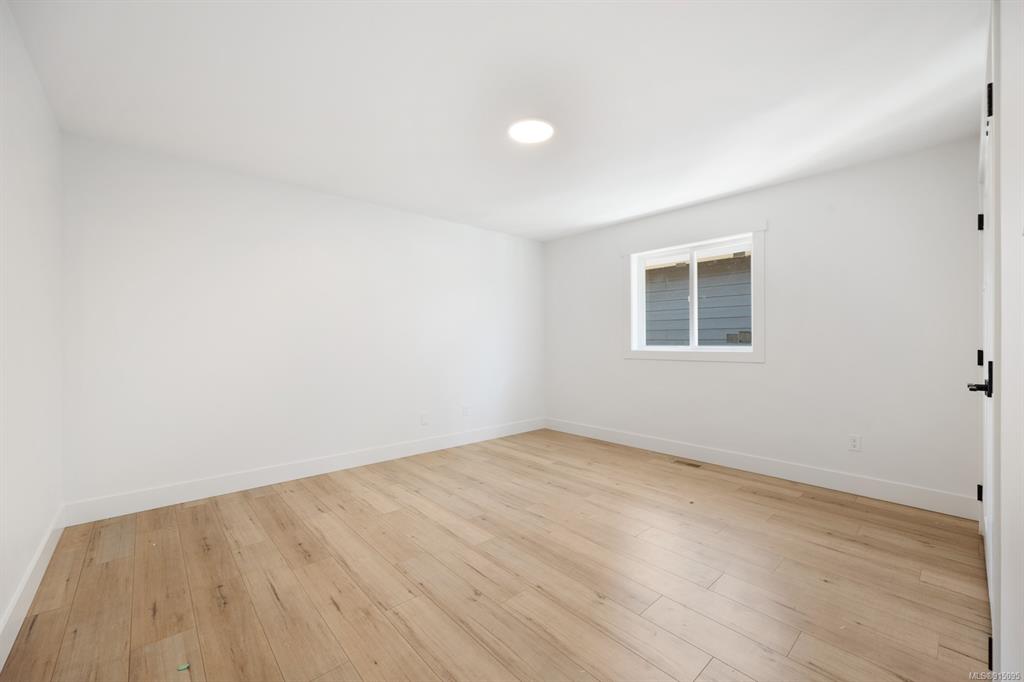 2828 Maryport Avenue, Cumberland, BC, V0R 1S0 - 23