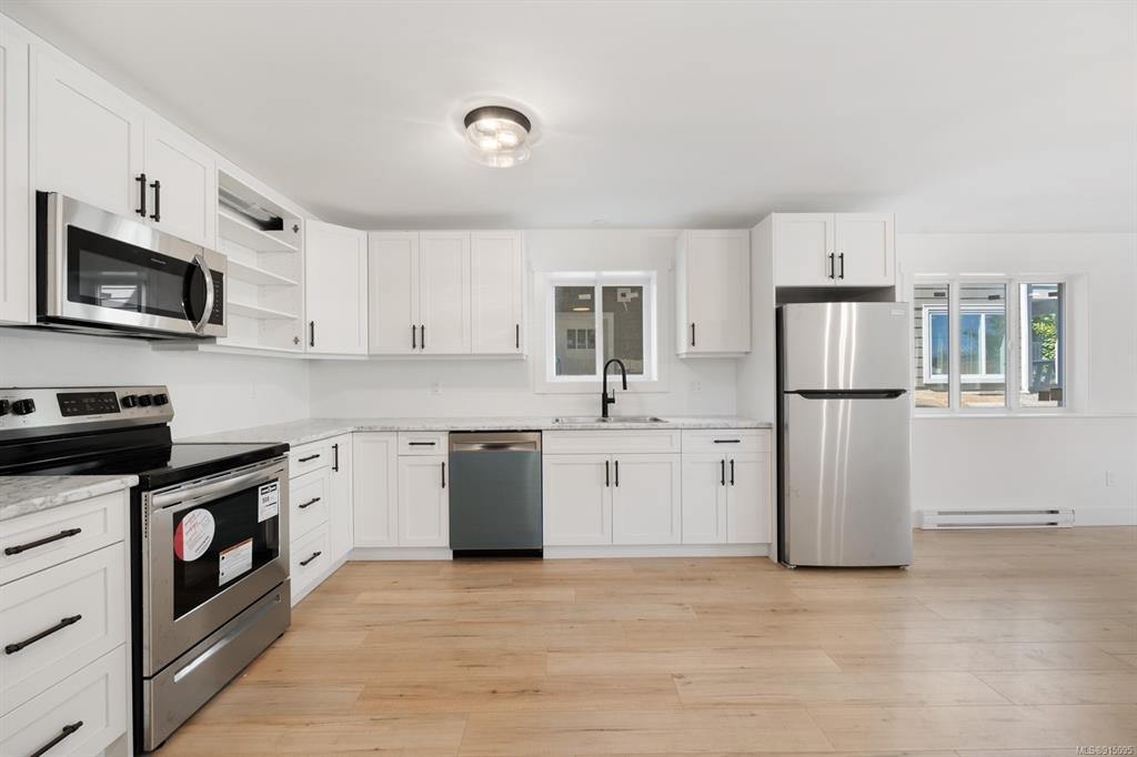 2828 Maryport Avenue, Cumberland, BC, V0R 1S0 - 26