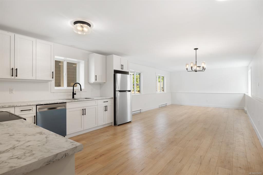 2828 Maryport Avenue, Cumberland, BC, V0R 1S0 - 28
