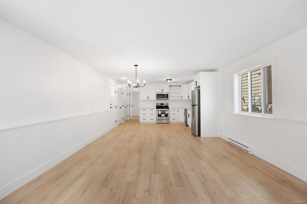 2828 Maryport Avenue, Cumberland, BC, V0R 1S0 - 30