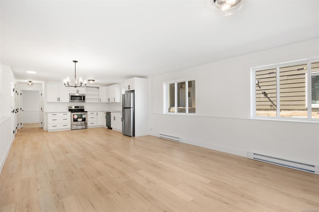 2828 Maryport Avenue, Cumberland, BC, V0R 1S0 - 31