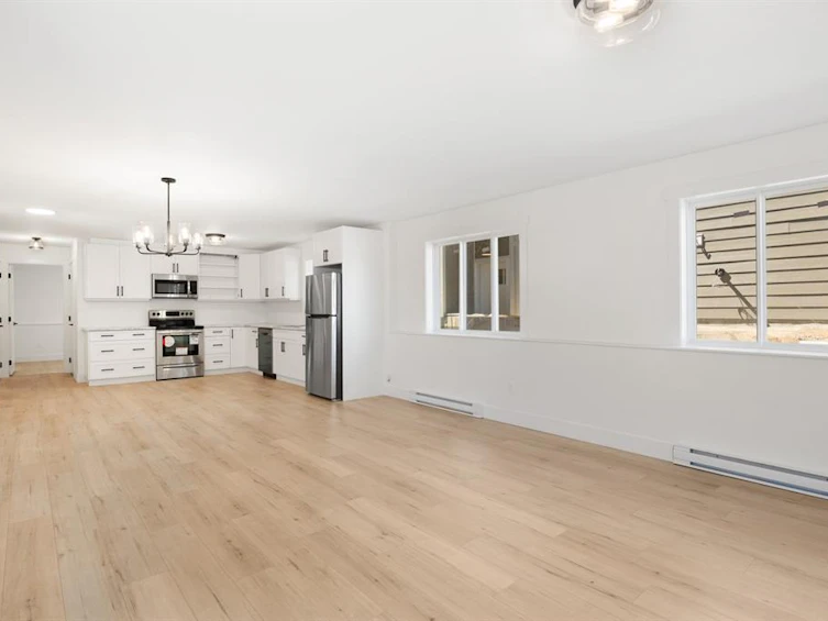 2828 Maryport Avenue, Cumberland, BC, V0R 1S0 - 31