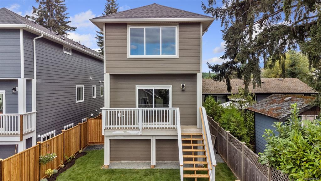 2828 Maryport Avenue, Cumberland, BC, V0R 1S0 - 40