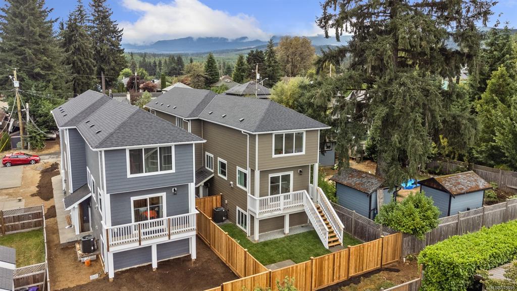 2828 Maryport Avenue, Cumberland, BC, V0R 1S0 - 42