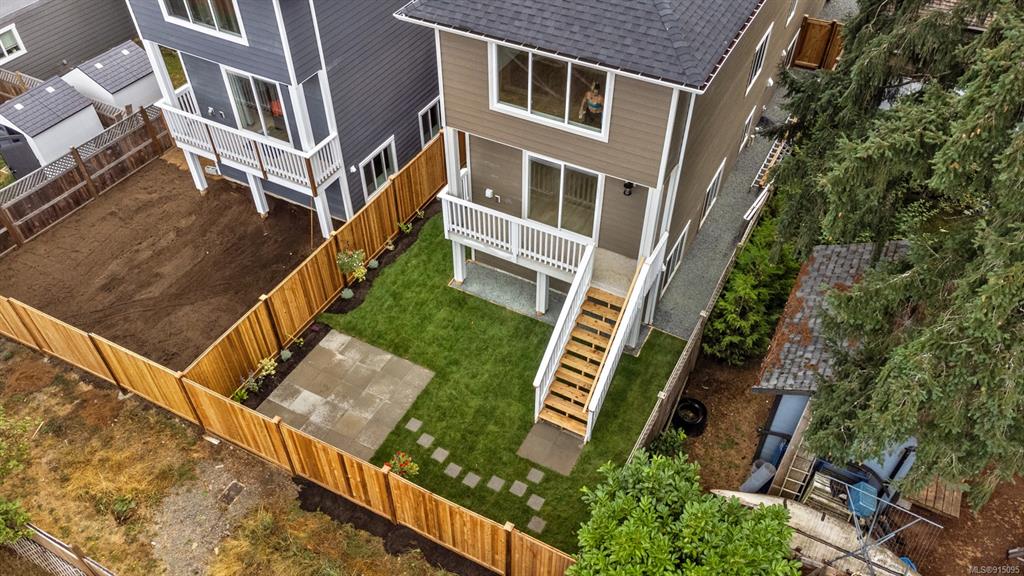 2828 Maryport Avenue, Cumberland, BC, V0R 1S0 - 43