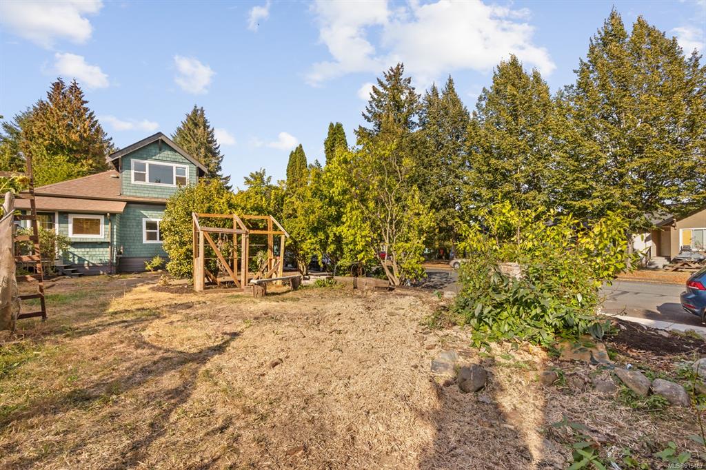225 Duncan Avenue, Courtenay, BC, V9N 2M4 - 36